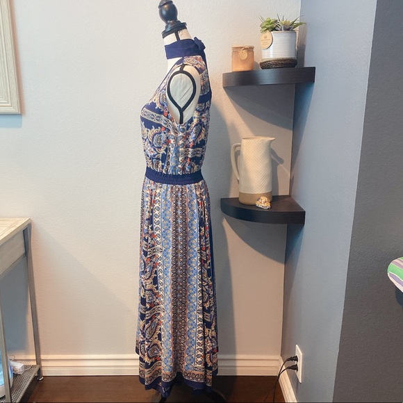 Laundry Floral Patterned Low V-Neck Dress - Picture 2 of 11